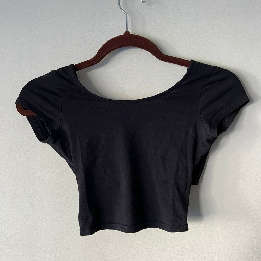 Black XS crop shirt